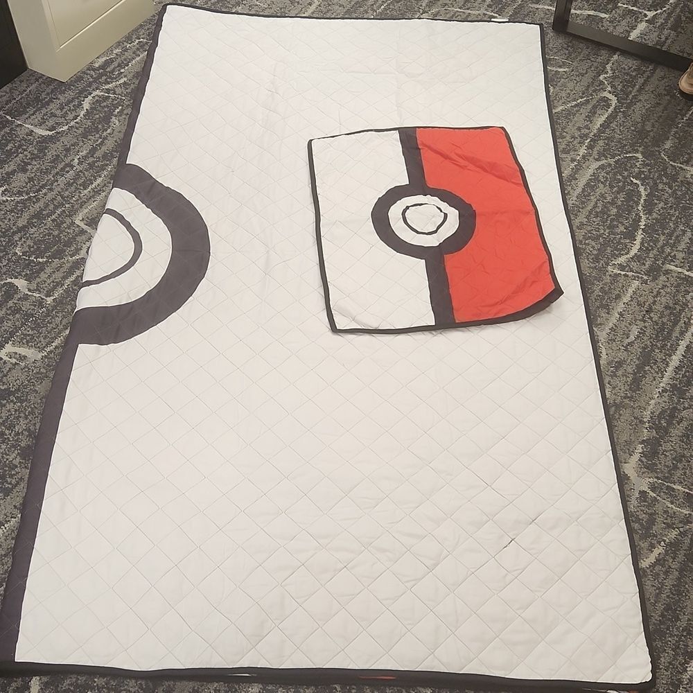 Pokemon Who Is Next Quilted Comforter/Blanket and Pillow Sham